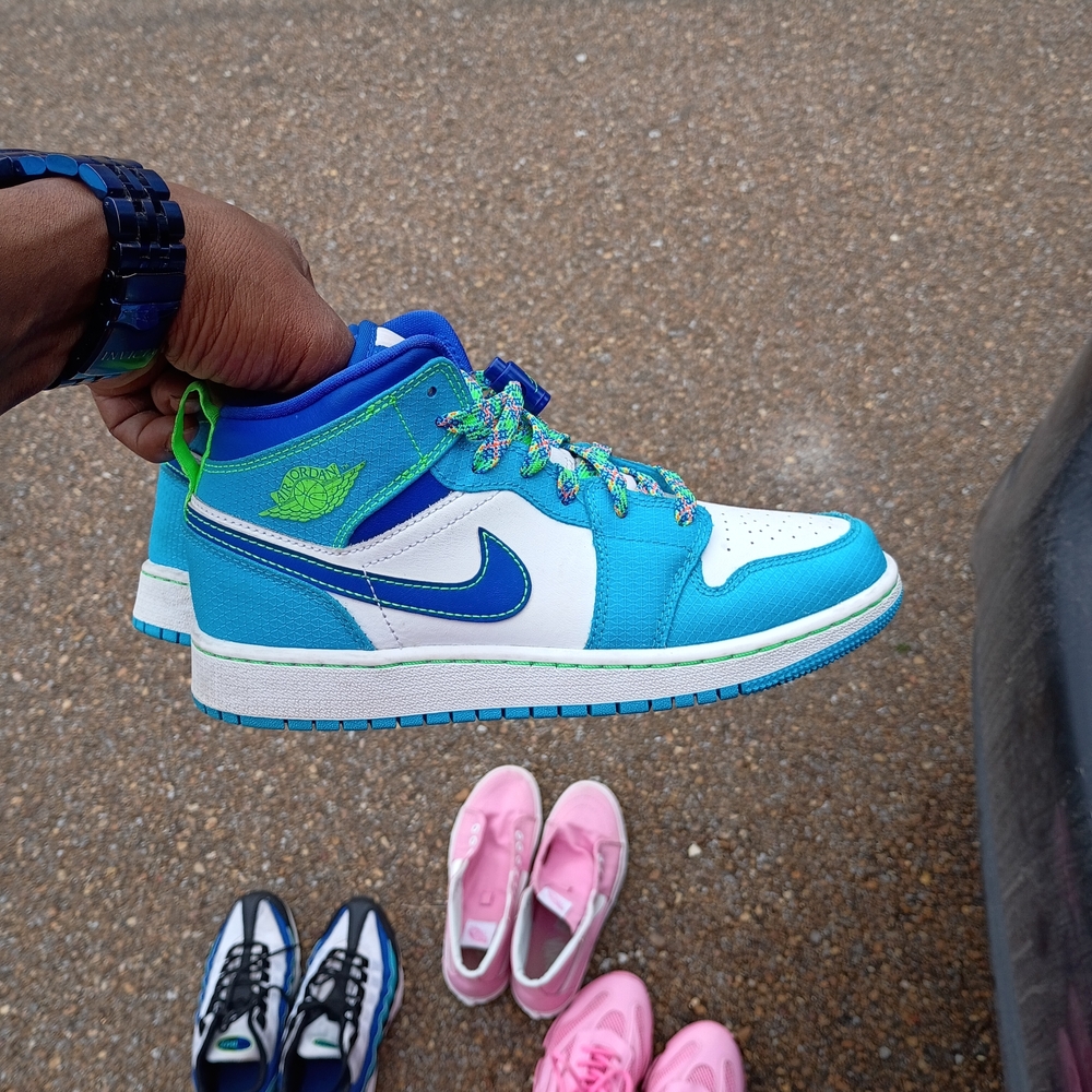 Nike Turquoise and White Sneakers with Green Details